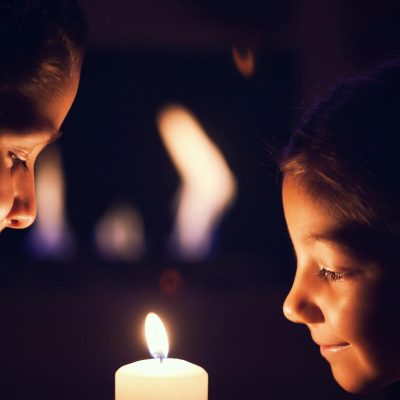 Het licht dat schijnt in het donker